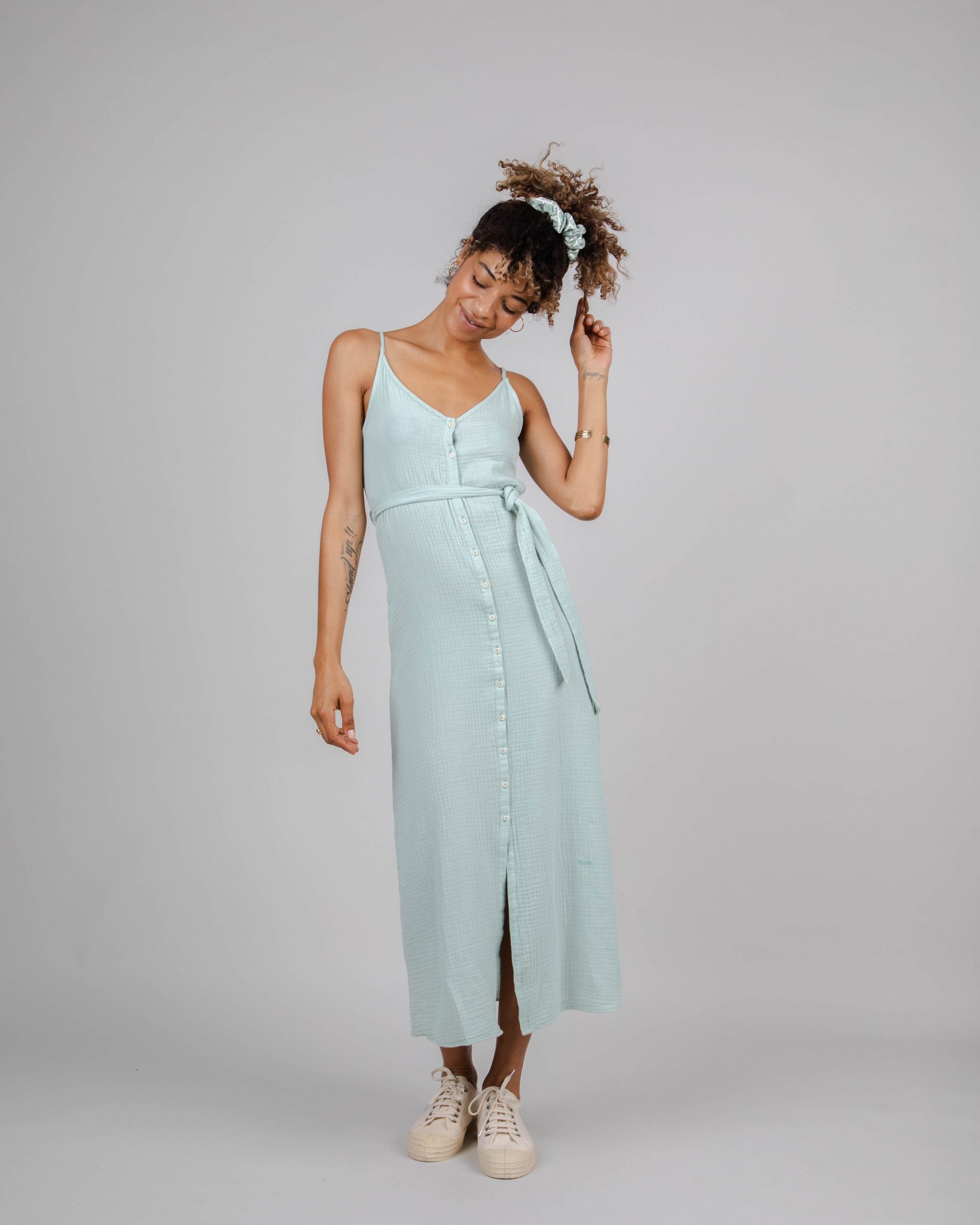 Robe été longue à bretelles vert pâle