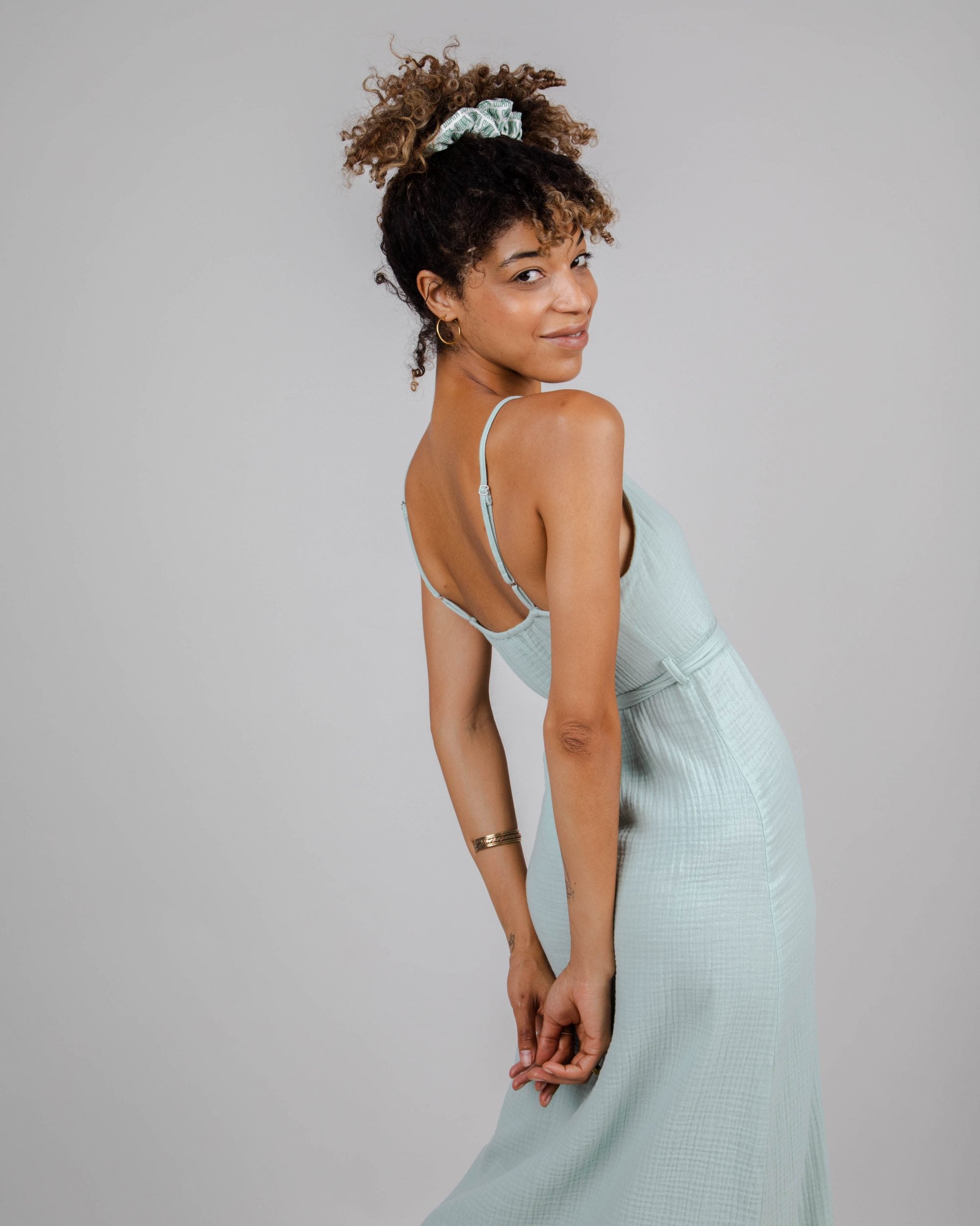 Robe été longue à bretelles vert pâle