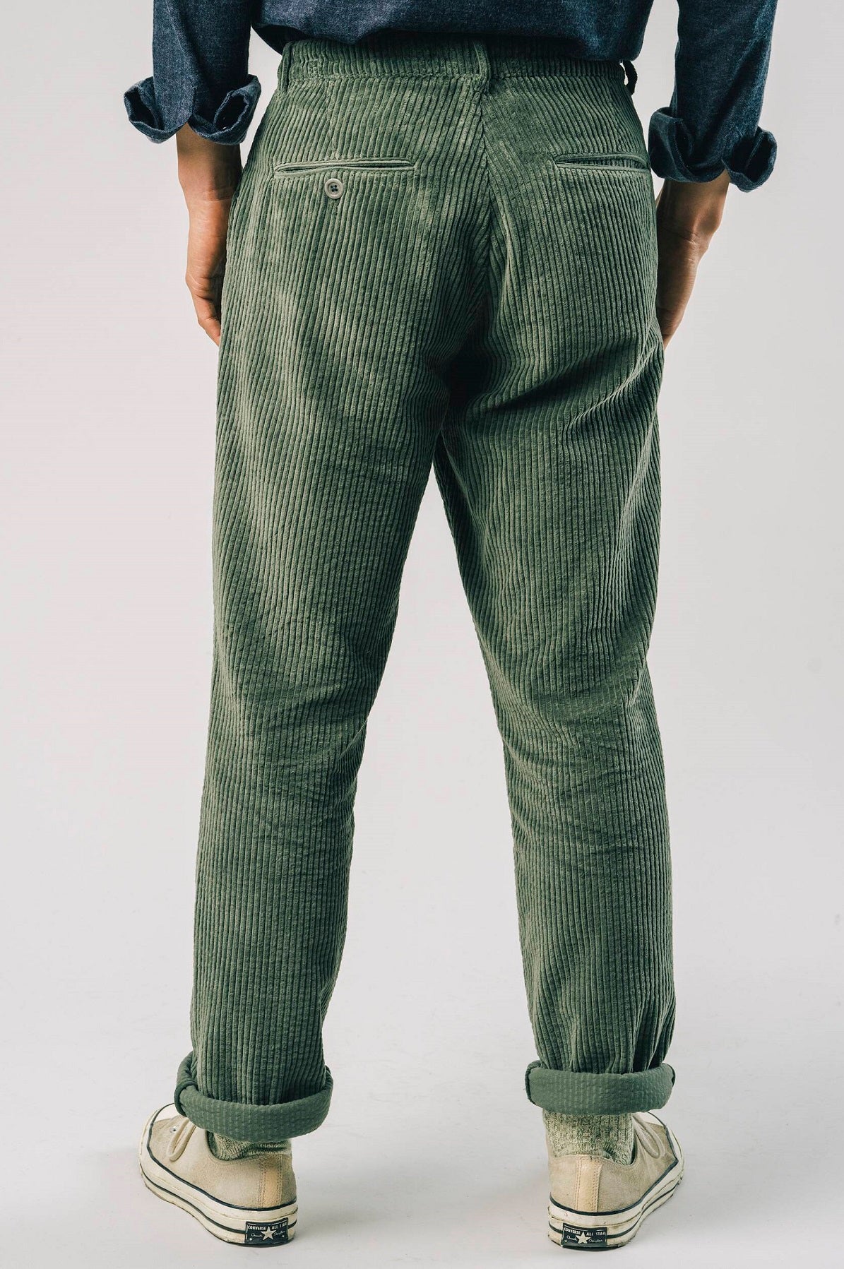 Chino velours côtelé vert en coton bio 