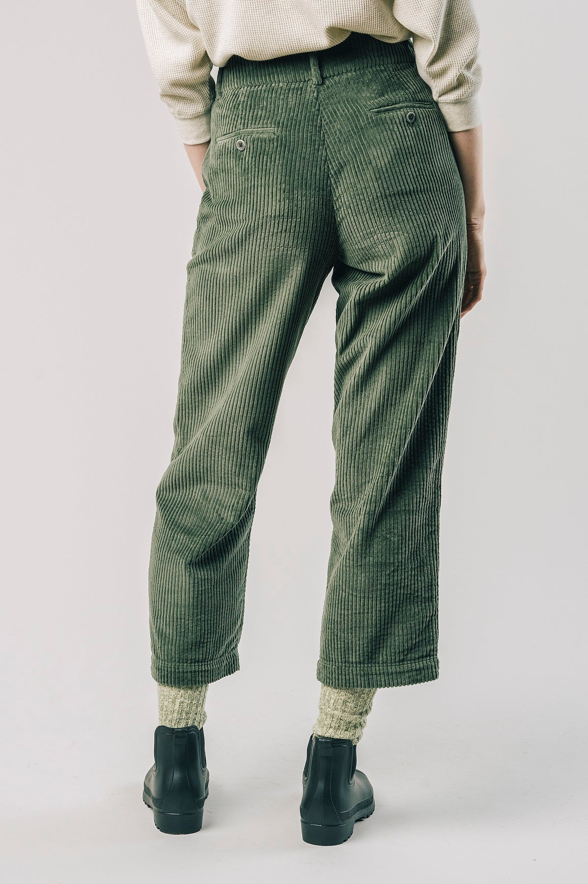 Pantalon en velours côtelé vert