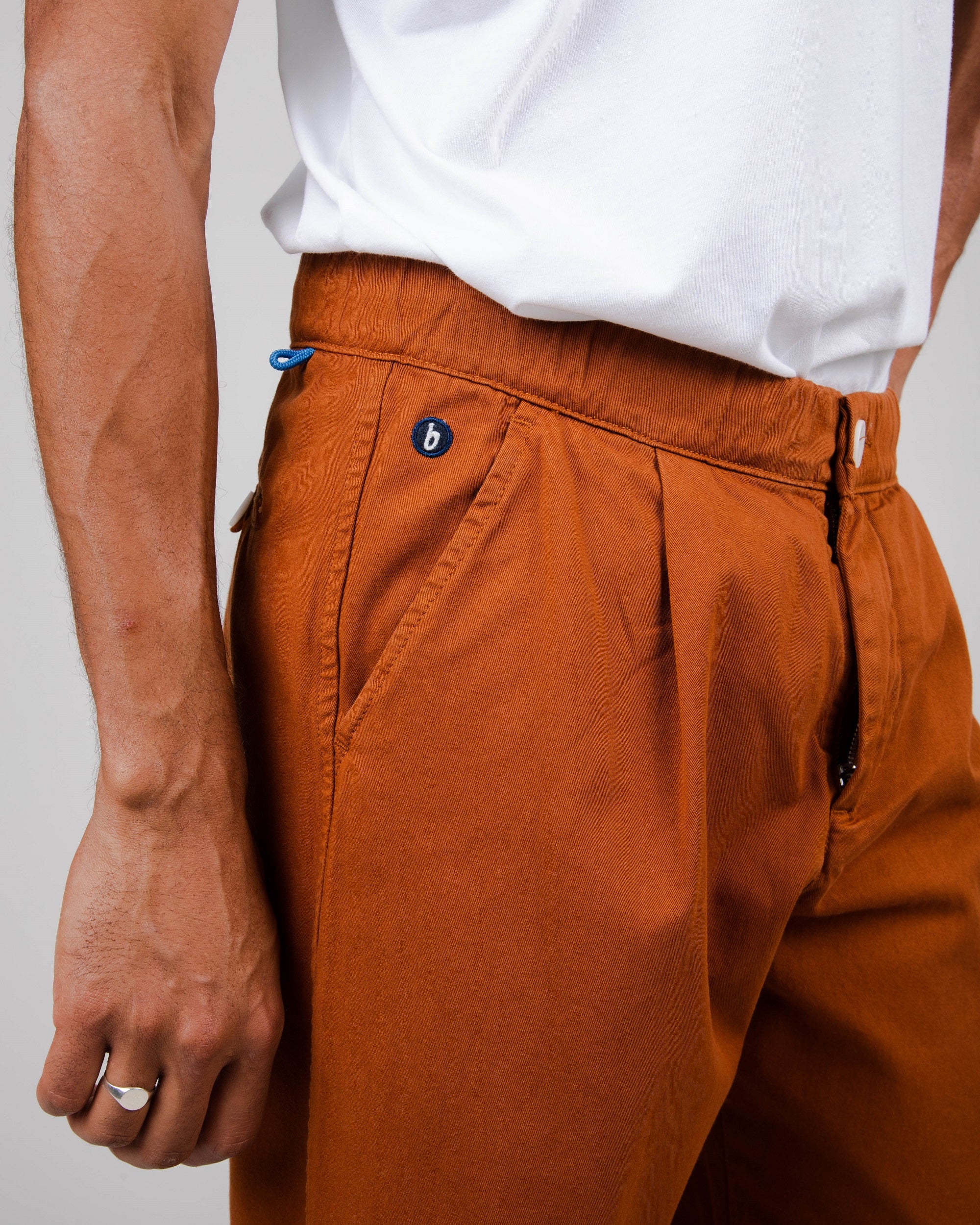 Chino ample rouille en coton bio