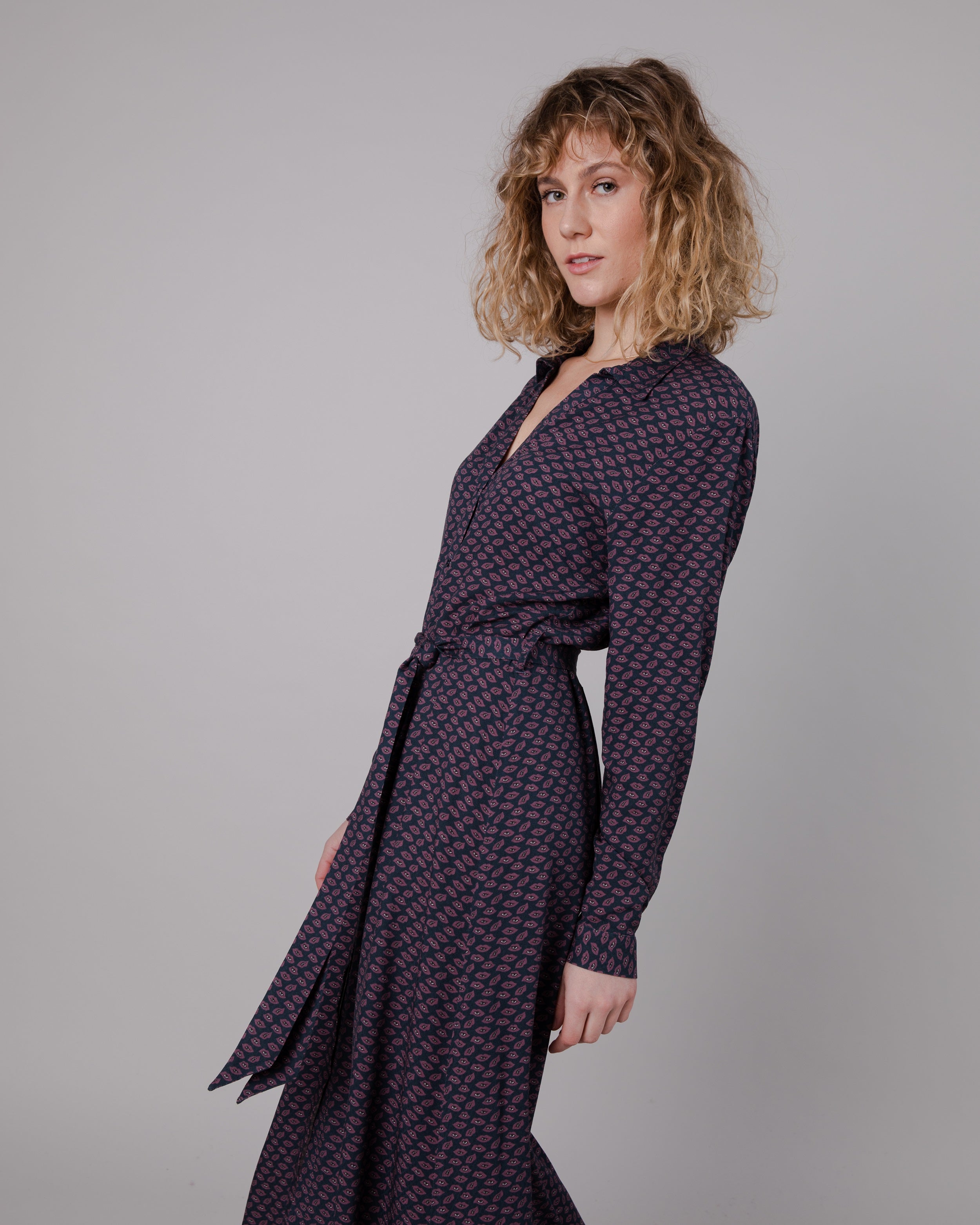 V-neck long dress Plum Lips