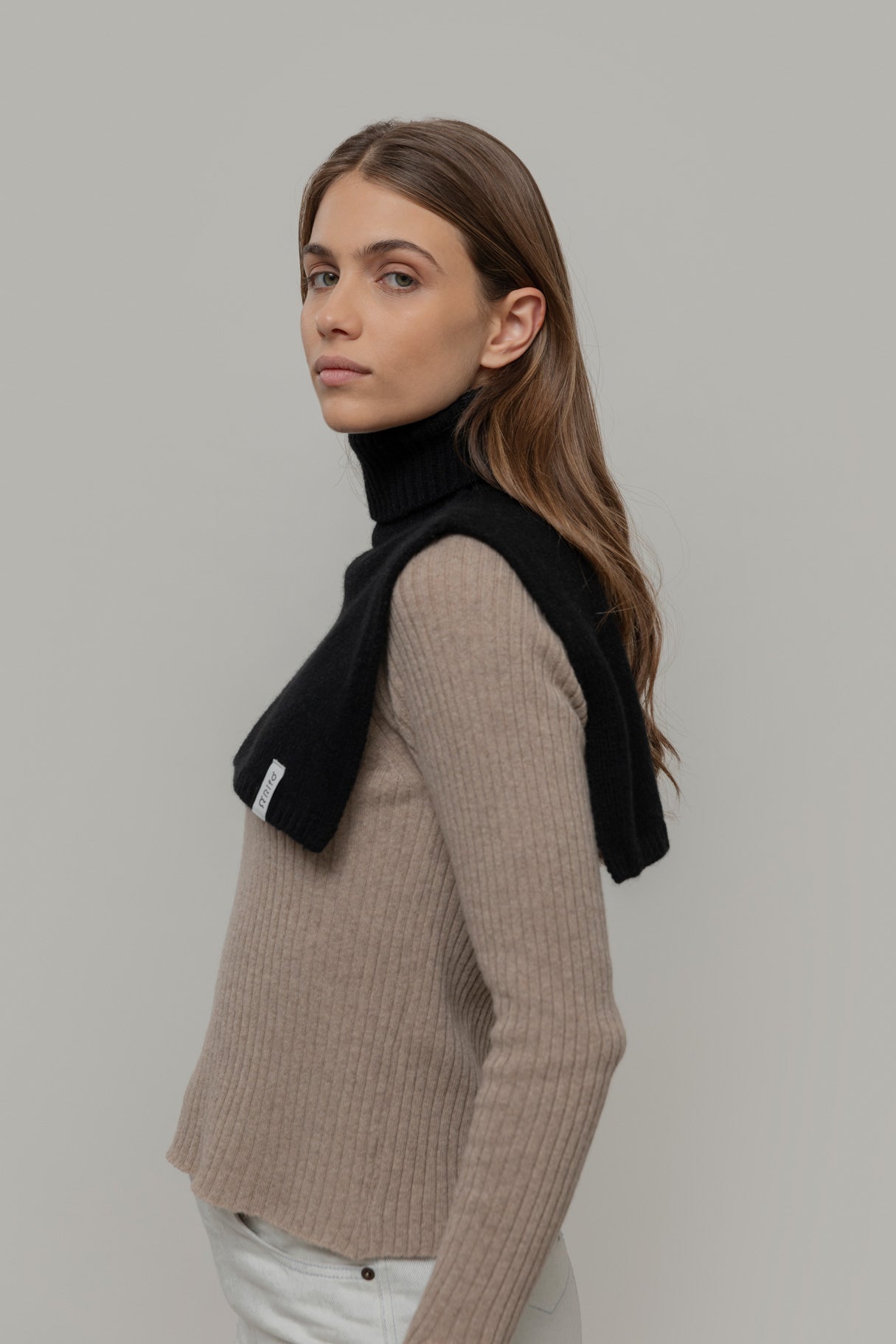 Tobia Neck Warmer Black