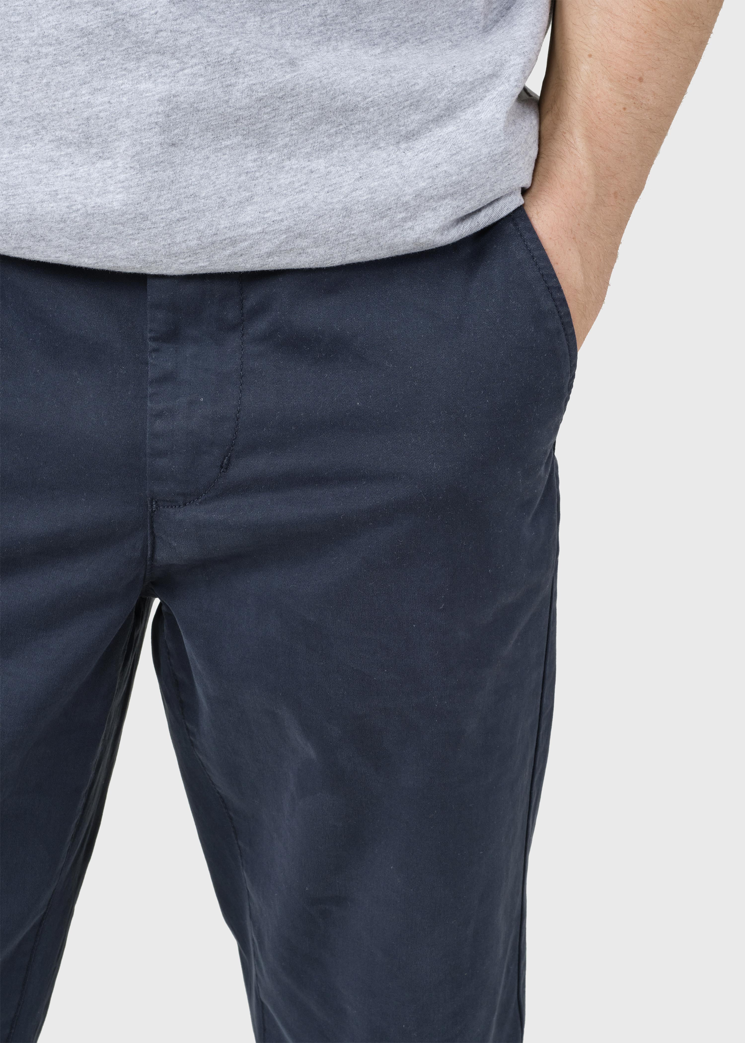 Chino en coton bio Allan Twill Marine