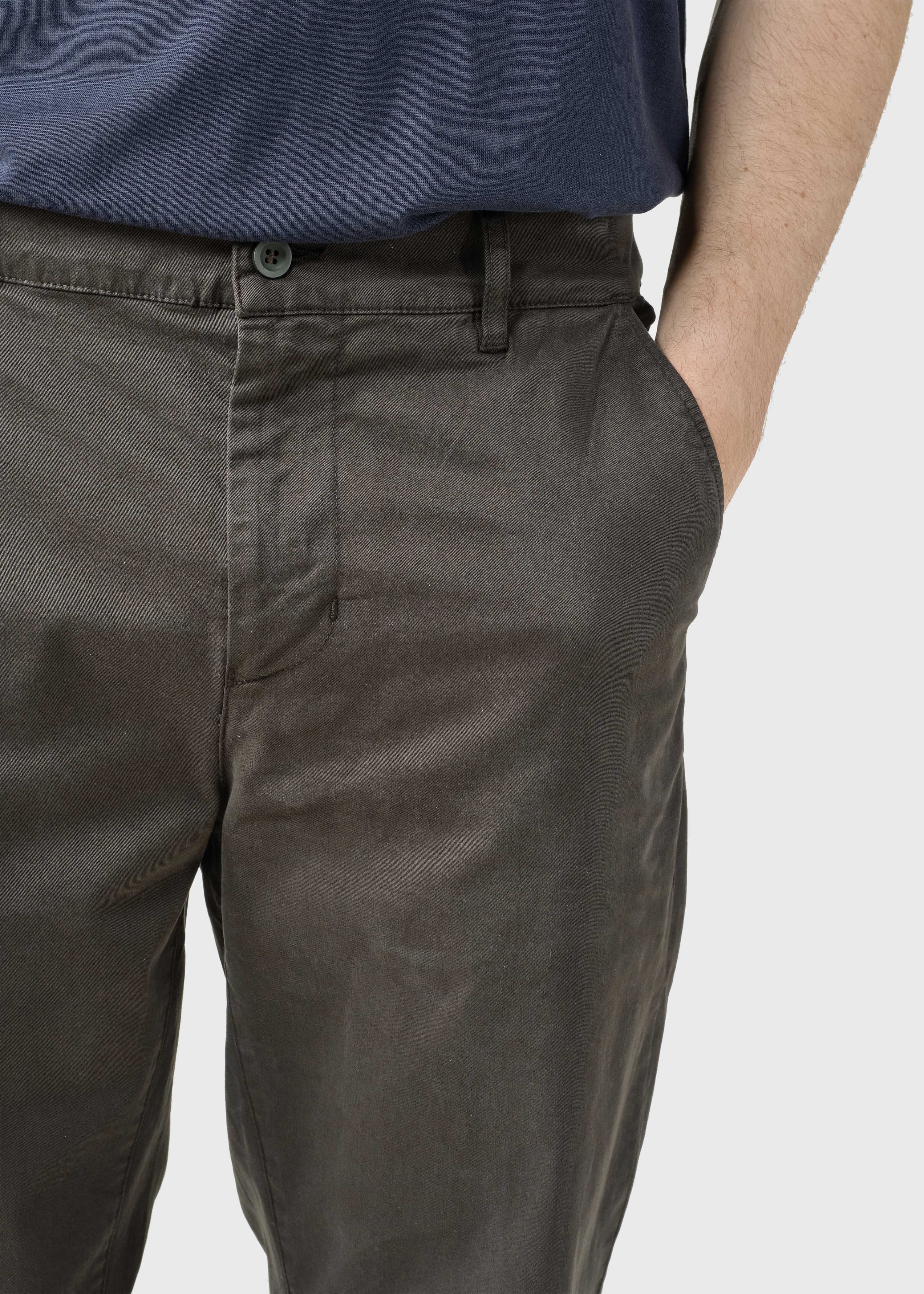 Chino en coton bio Allan Twill Olive