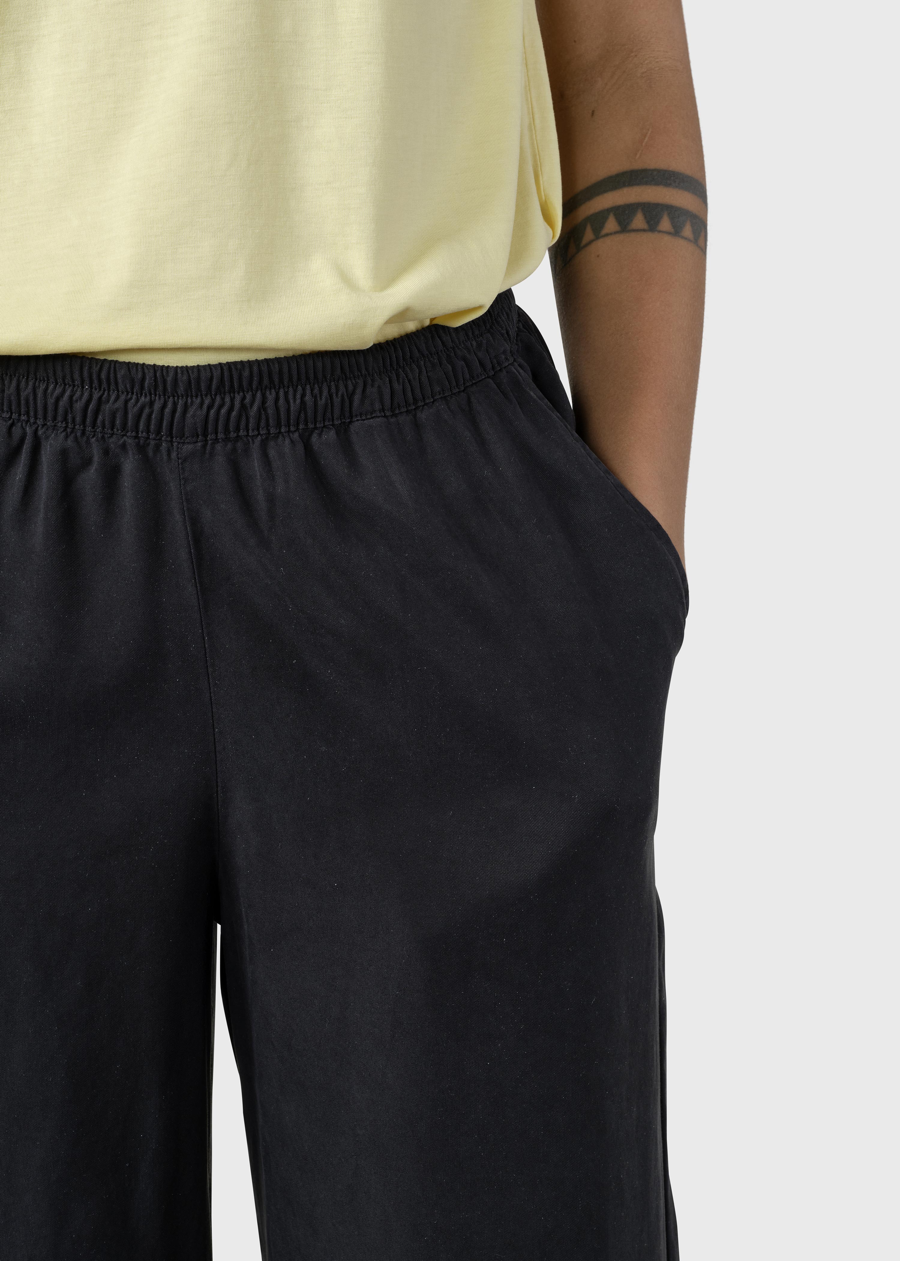 Loose Damenhose Kaja Black