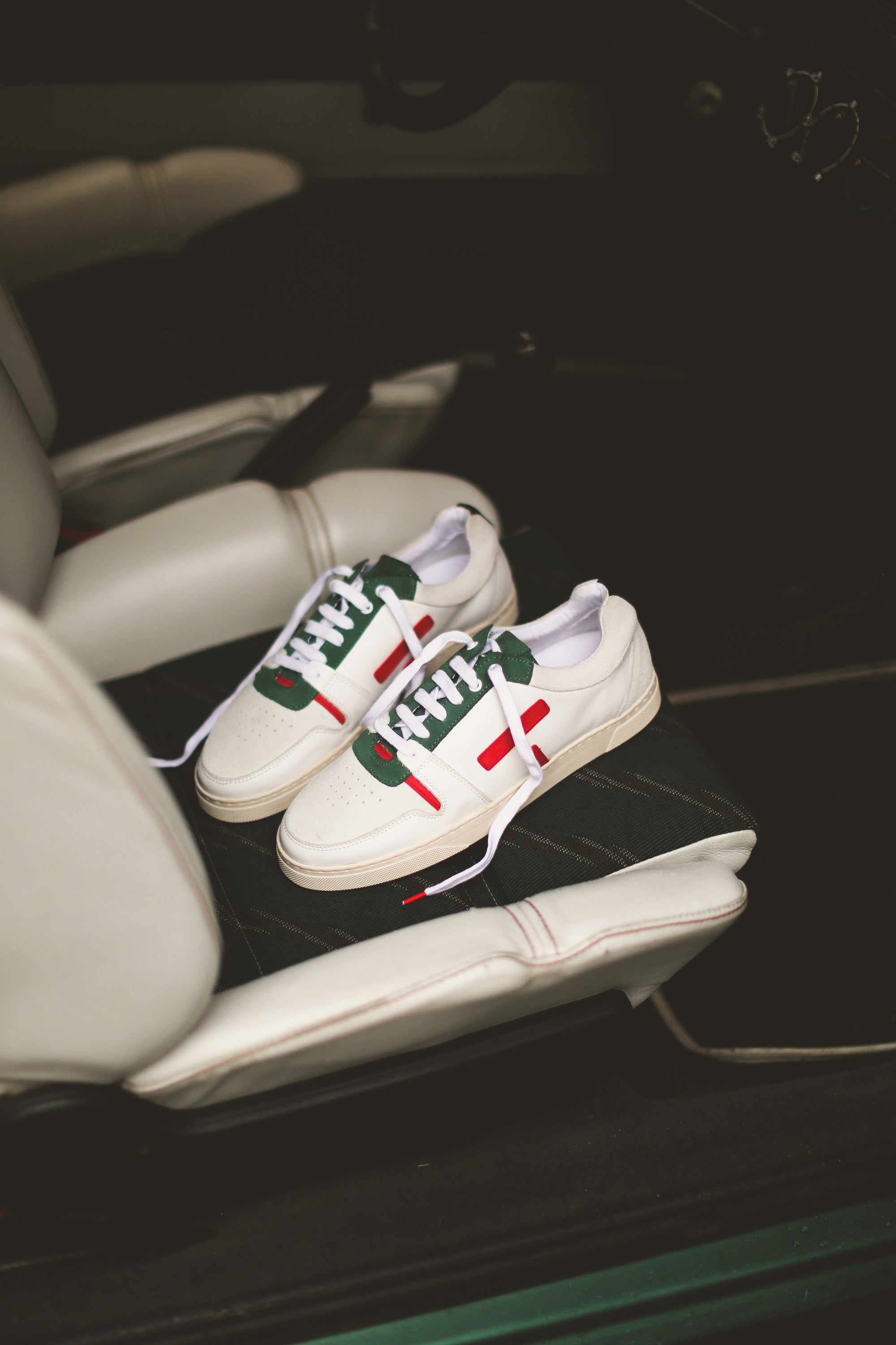 Leather sneakers Sansaho Red and Green