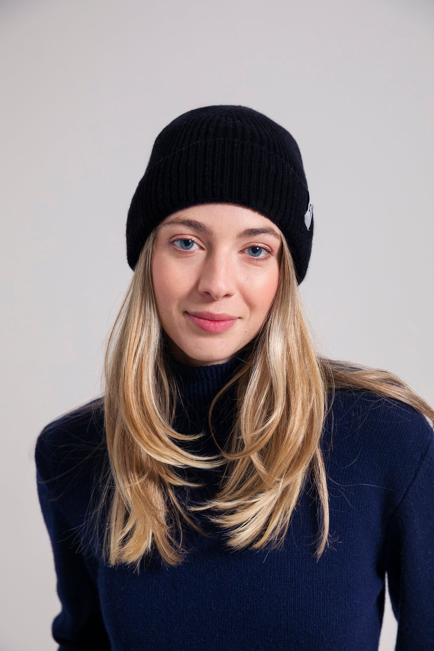 Bonnet noir en cachemire Marcello