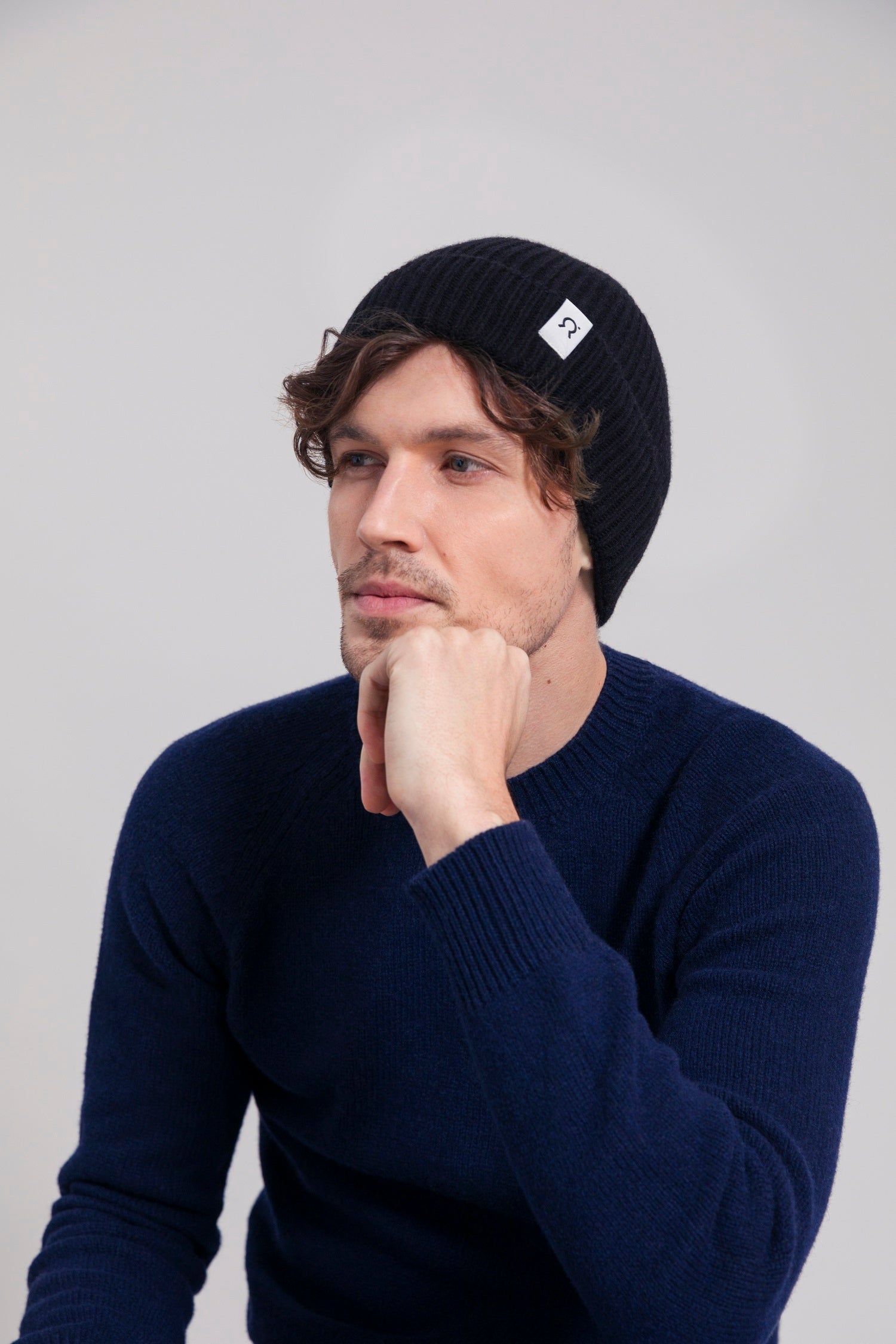 Bonnet noir en cachemire Marcello