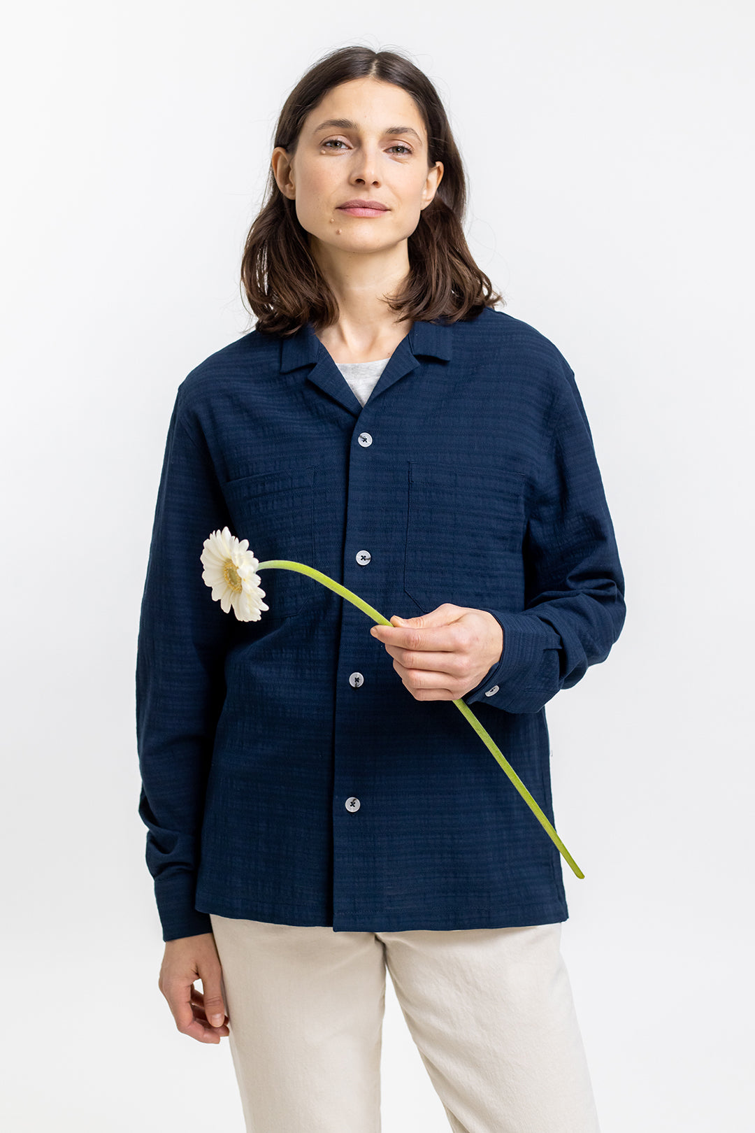 Chemise unisexe casual marine en coton bio