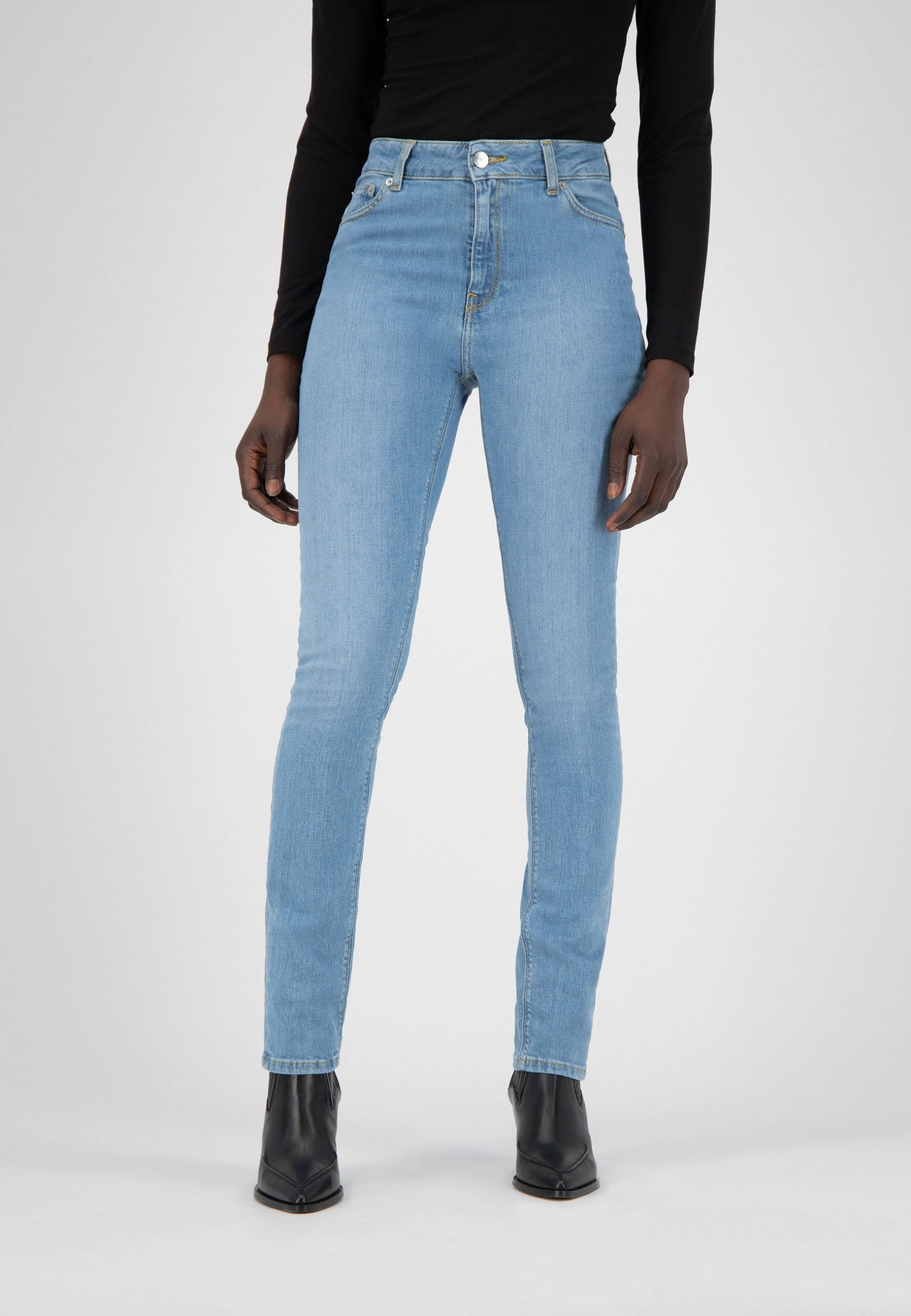 Regular Straight