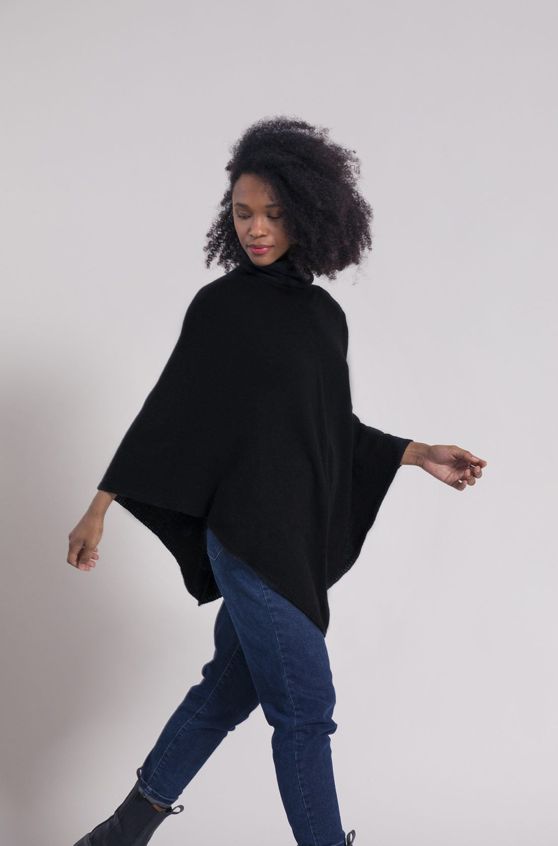 Poncho cachemire Elisabetta Noir 