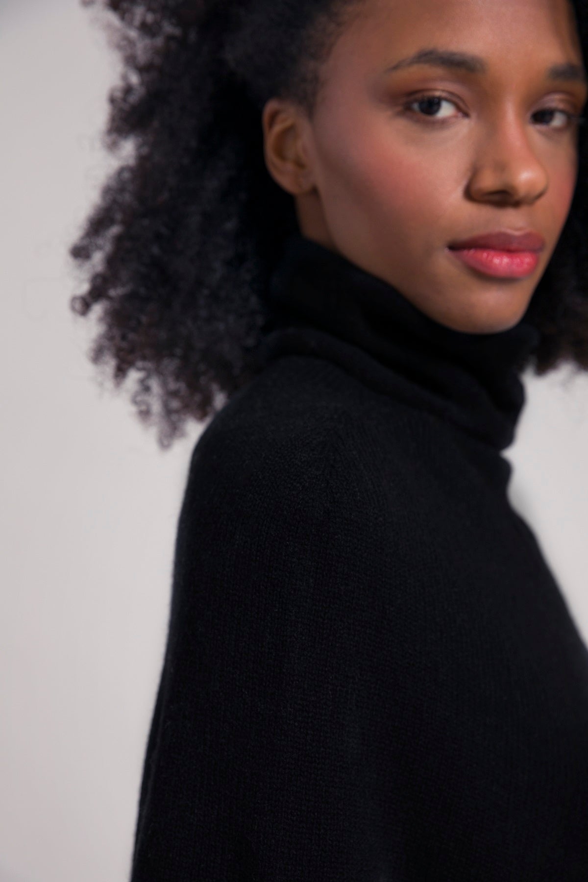 Poncho cachemire Elisabetta Noir