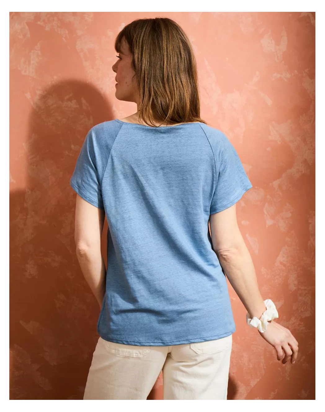 Alina Light Blue round neck linen T-shirt