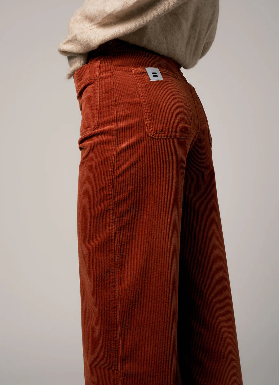 Hose Jane Rost