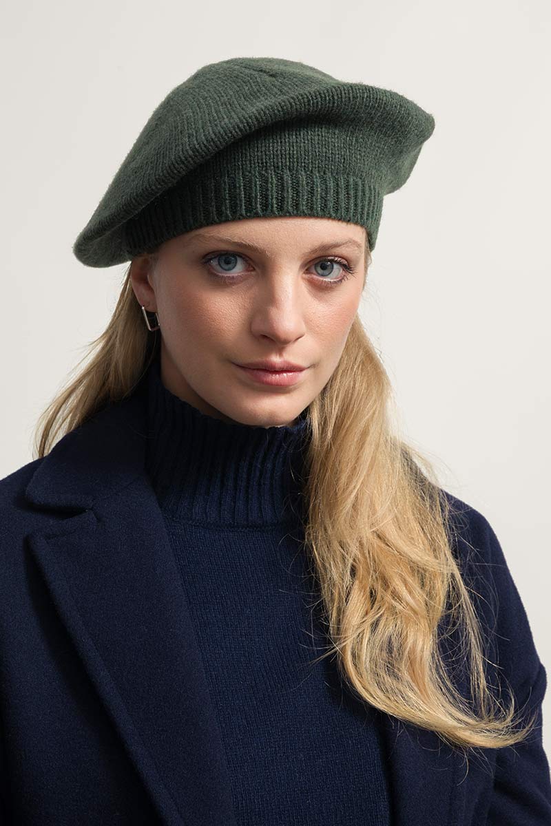 Recycled cashmere beret Nive Forest green